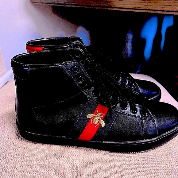 GUCCI LEATHER SNEAKERS, mid top with embroidery, authentic, near perfect - Picture 1 of 13